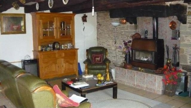 Farmhouse With Fully Fitted Kitchen - 2