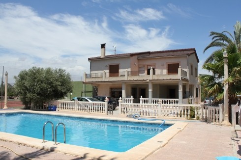 Beautiful spacious typical Spanish..