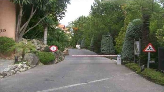 Commercial - Four parking spaces in.. - 2