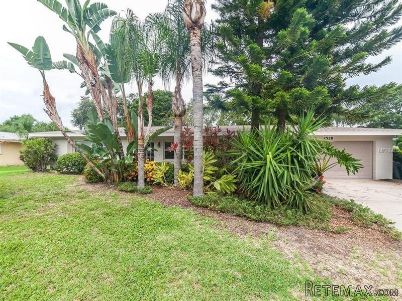 2 bedroom House For Sale: 2528 Croton..