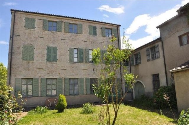 12 bedroom Character For Sale: 01190..