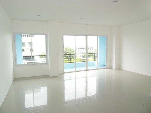Holiday and commercial complex with.. - 2