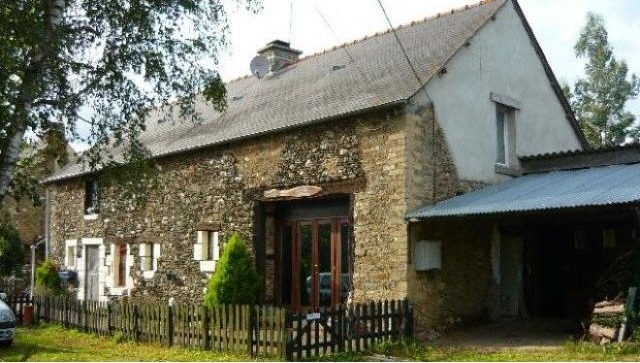 Farmhouse With Fully Fitted Kitchen