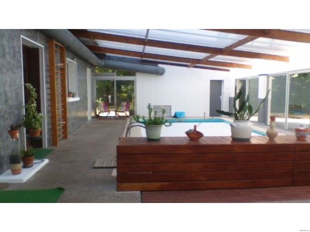 Spacious well maintained house with.. - 2