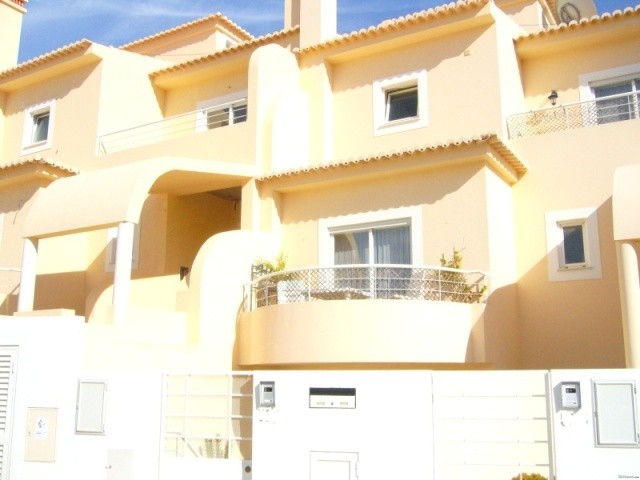 DUPLEX WITH SUPERB SEA VIEW