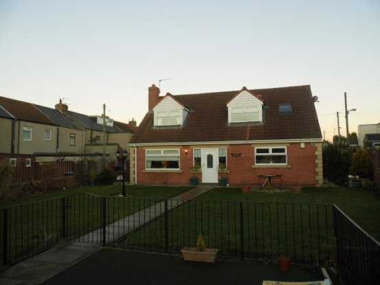3 bedroom, Detached Bungalow house for..