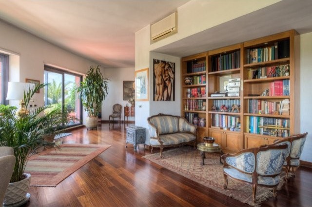 4 Bedrooms - Attic - For Sale