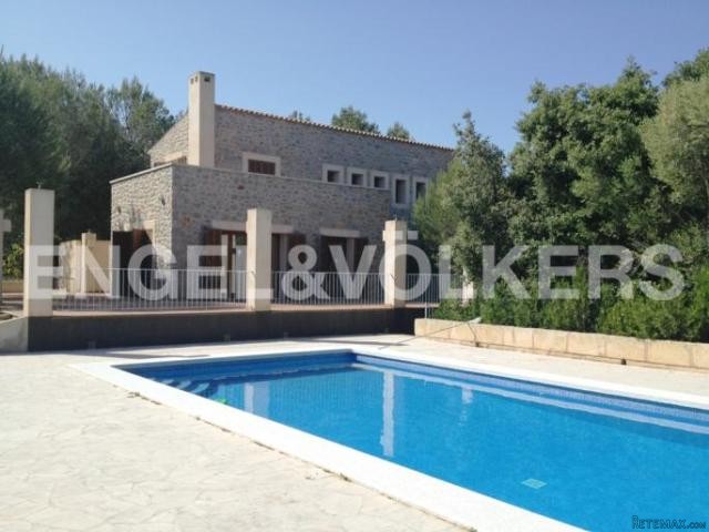 Exceptional villa on the golf course