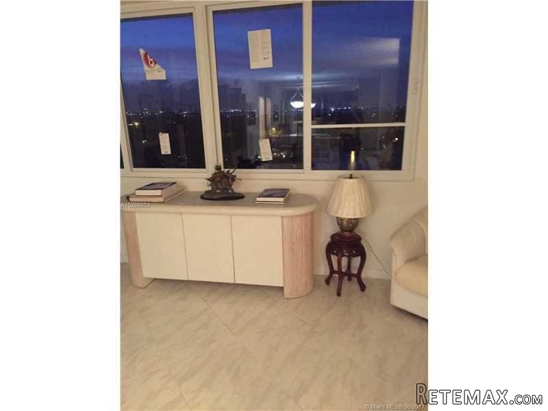 2 bedroom Flat For Sale: 5005 COLLINS.. - 2