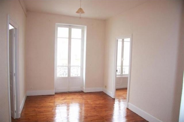 3 bedroom Flat For Sale: 63140.. - 2