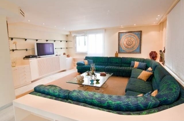 Large Renovated Apartment With Stunning.. - 2