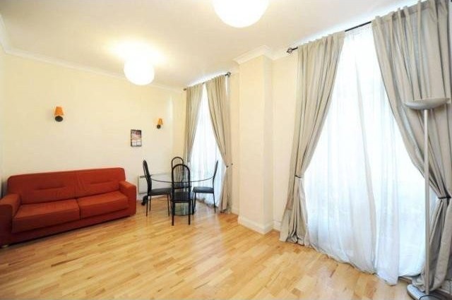 Ludgate Square, London EC4M