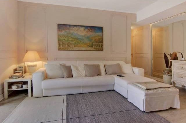 beautiful apartment with a small garden.. - 2