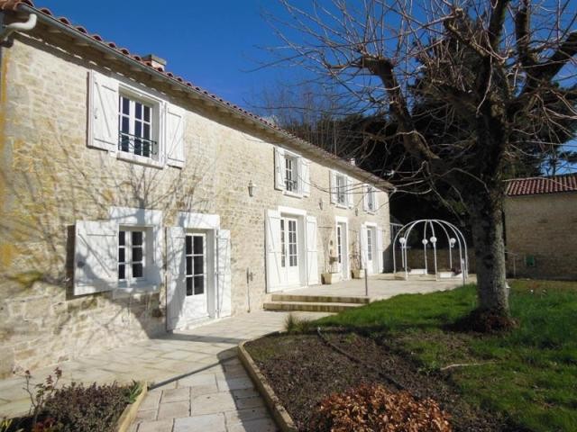 3 bedroom Character For Sale: 79220 A.. - 2