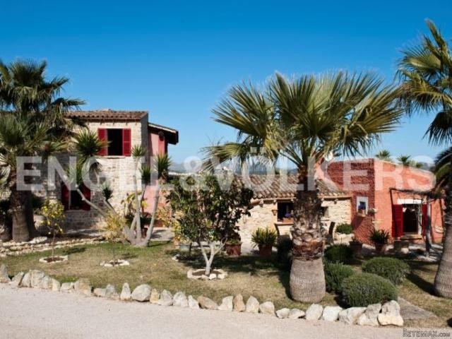 Majorcan-style estate close to Arta - 2