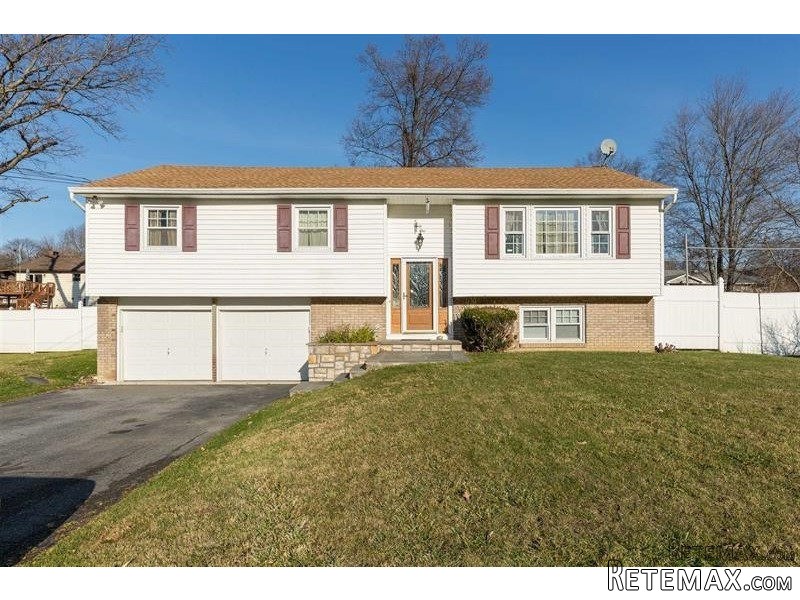 4 bedroom House For Sale: 41 Wildwood..