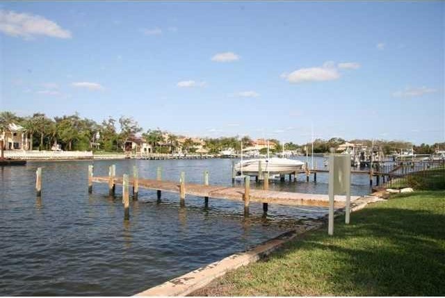 3 bedroom Residence For Sale: North..