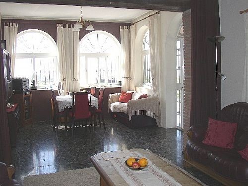 Villa - A country villa with 2,500m2 of.. - 2