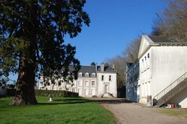 36 bedroom Castle For Sale: 37000 TOURS