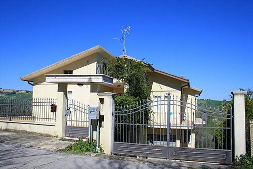 Stunning villa with a large plot of.. - 2