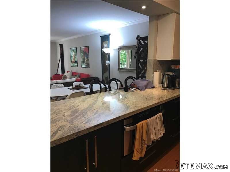 3 bedroom Flat For Sale: 141 CRANDON.. - 2