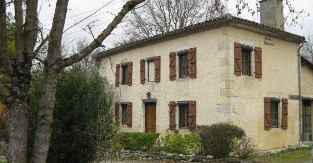 House In Hamlet With Garage - 2