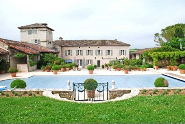 Impressive Stone Country House In 12.. - 2