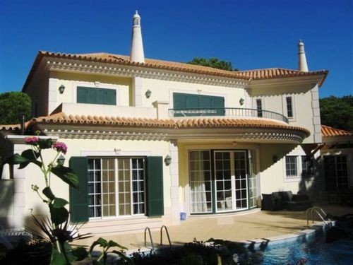 Very attractive property set on a..