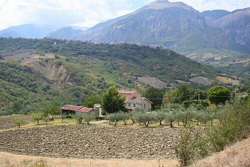 Beautiful detached property with.. - 2