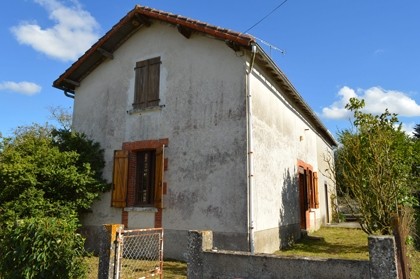 Detached country property with 3523m²..