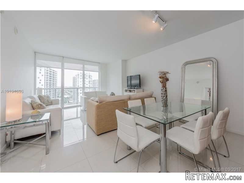 1 bedroom Flat For Sale: 485 Brickell.. - 2