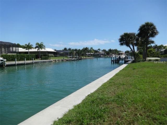 Land For Sale: 347 W Royal Flamingo Dr..