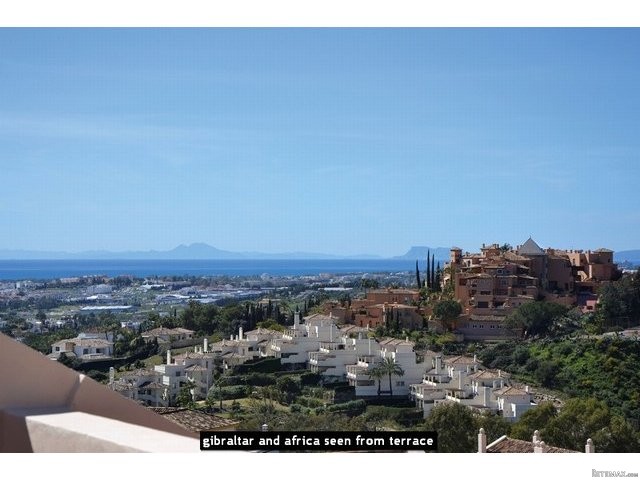 Penthouse for sale in Nueva Andalucia..