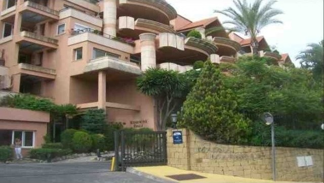 Commercial - Four parking spaces in..