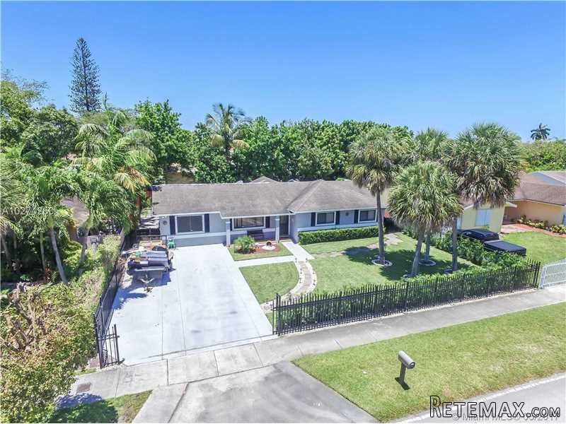 3 bedroom House For Sale: 11051 SW 160..