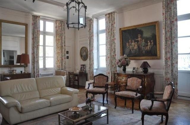 5 bedroom Flat For Sale: 69002 LYON