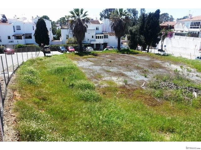 Grundstuck for sale in Marbella East..
