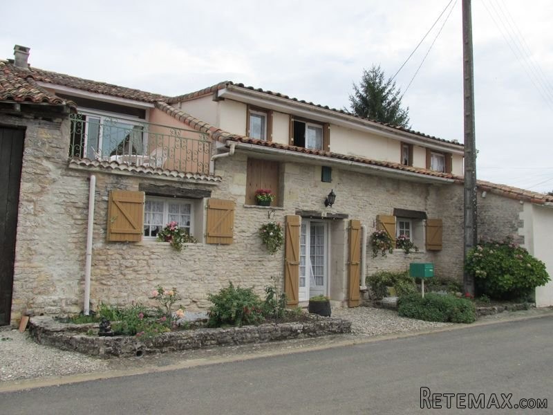 3 Bed Stone House With Barn And Garden