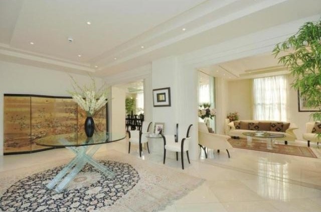 3 Bedrooms - Apartment - London - For..