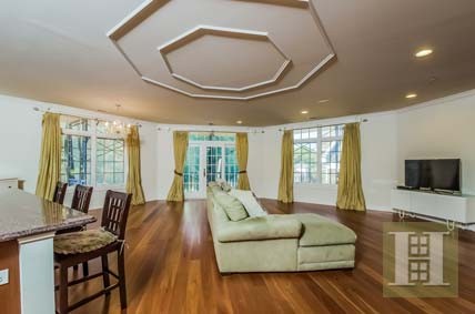 2 bedroom Apartment For Sale: 55 1ST..