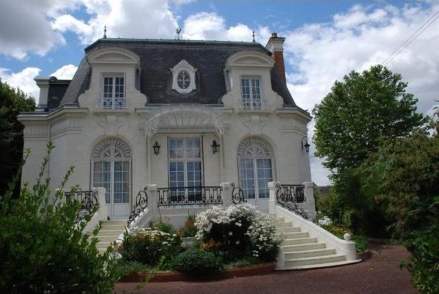 5 bedroom House For Sale: 41000 BLOIS