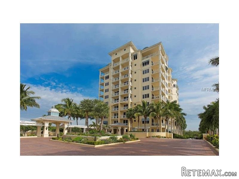 4 bedroom Town House For Sale: 2050..