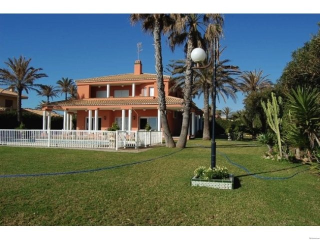Villa for sale 3.200.000 € Costa..
