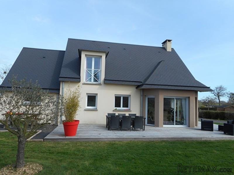 Well Renovated Single Story Villa With..