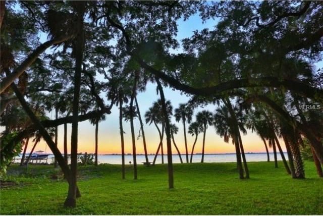 Land For Sale: 2115 Alameda Ave..