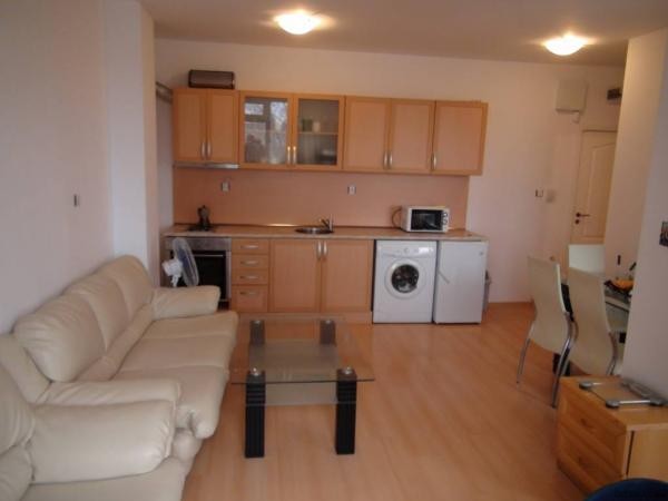 Spacious apartment fully furnished and..