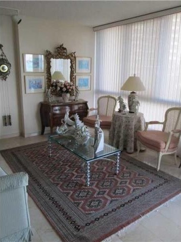 3 bedroom Flat For Sale: Miami 33131