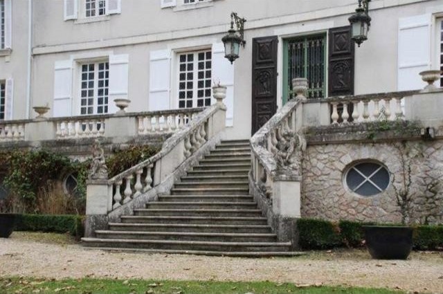 8 bedroom Castle For Sale: 45000 ORLEANS - 2
