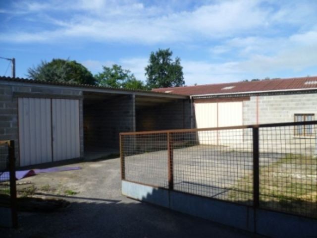 EC0298al Builders Yard, Large Workshop..