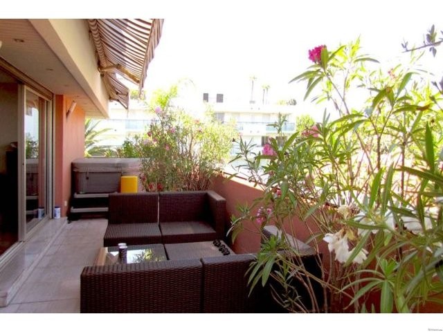 Sale Apartment - Antibes Ilette - 2